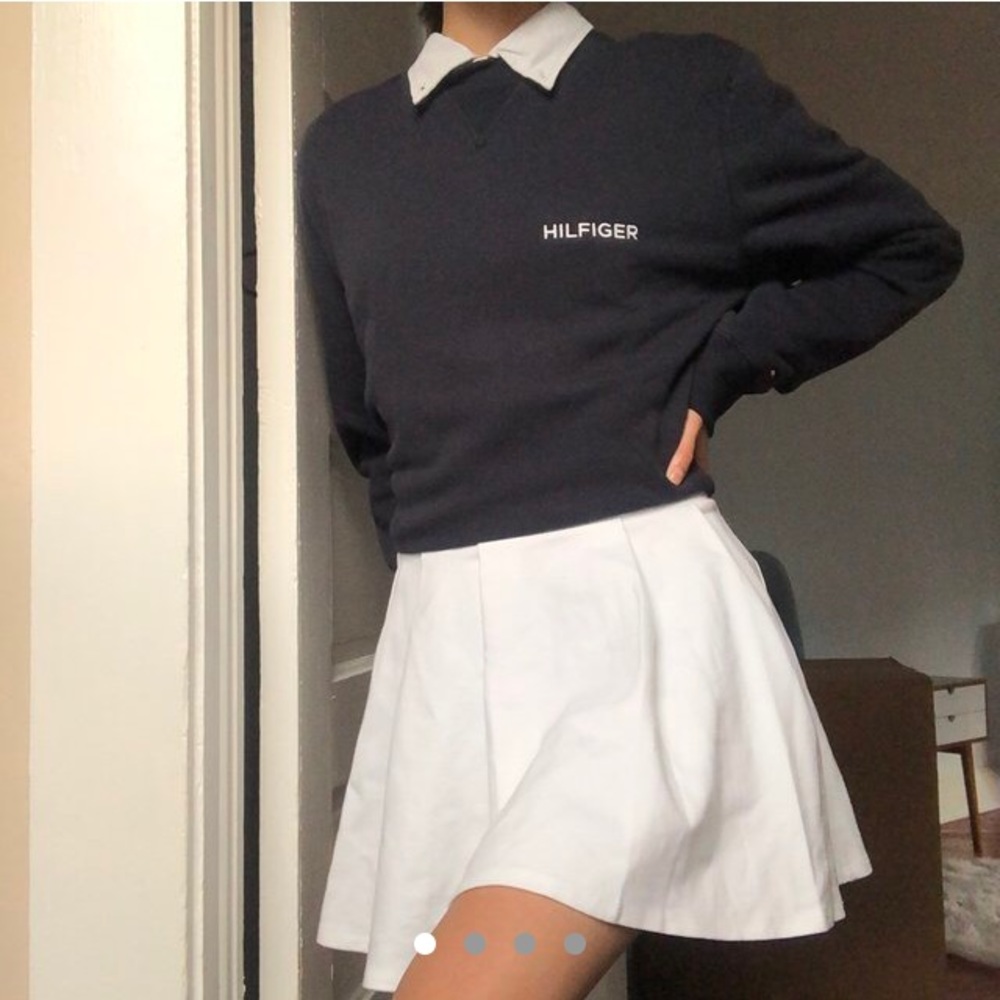 white schoolgirl skater skirt🤍🖤